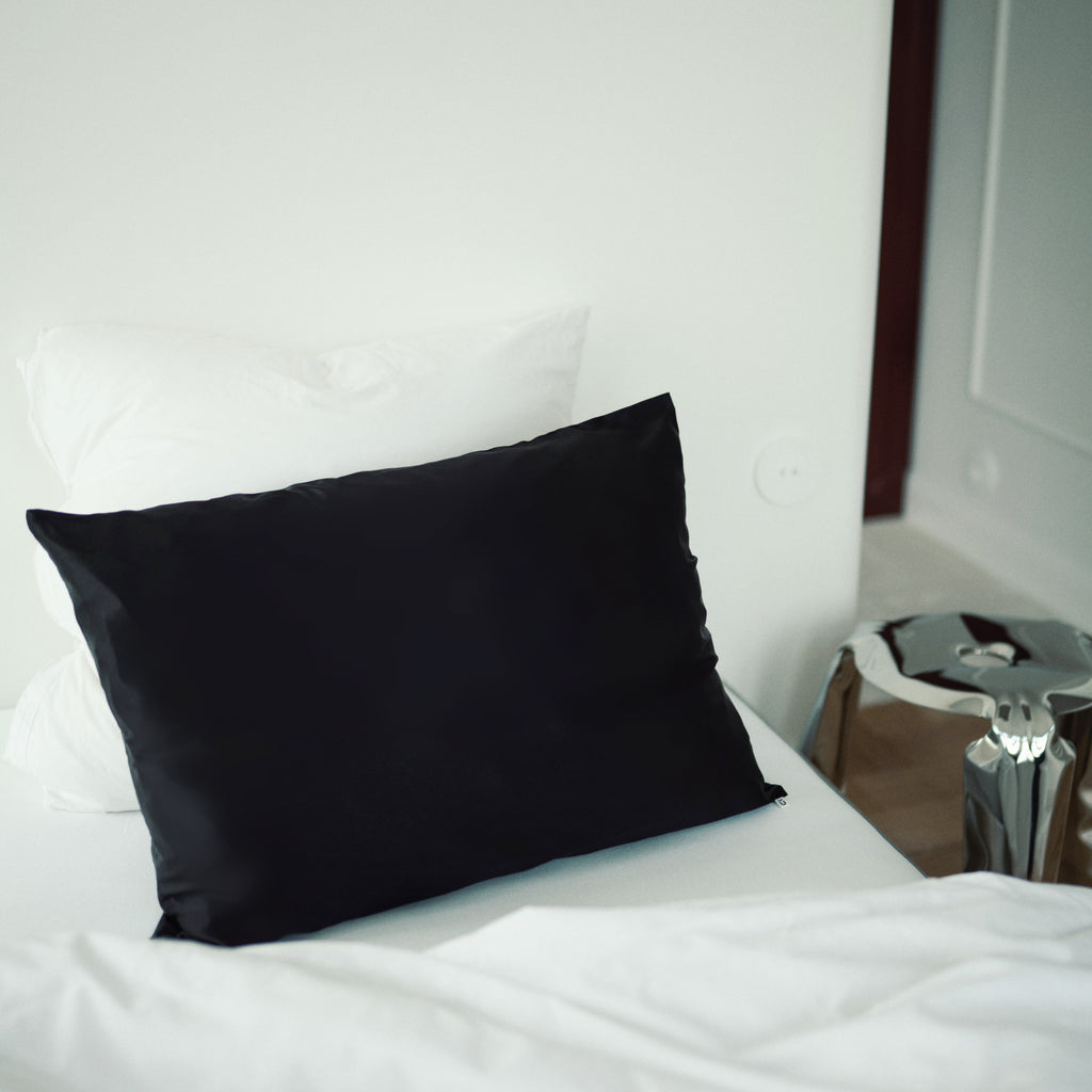 SILK PILLOWCASE